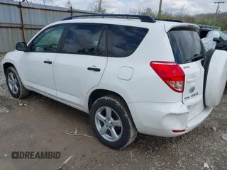 2008 Toyota RAV4 with VIN JTMBD33VX86077926, listed as a IAAI auction lot 42011981 with 119,372 mi miles. Bid and sale history available at carsss.com. Image 3.