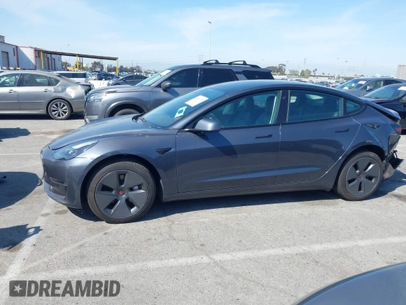 2023 Tesla Model 3 z VIN 5YJ3E1EA5PF401299, wystawiony jako IAAI lot #41968352 z przebiegiem 20 541 mil mil oraz . Historia ofert i sprzedaży dostępna na DreamBid. Obrazek 15.
