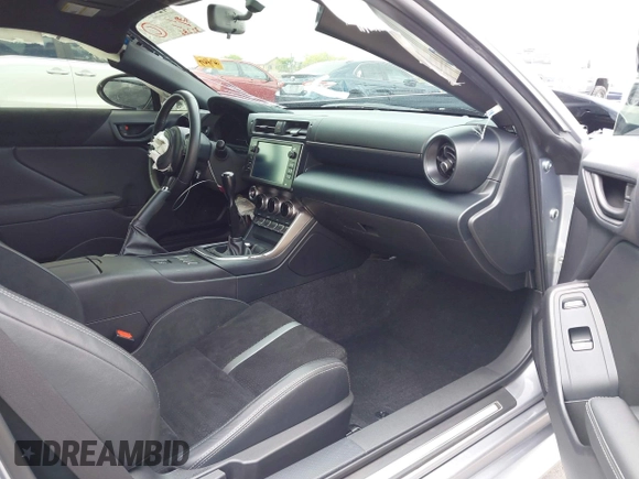 2023 Toyota 86 Premium with VIN JF1ZNBE15P9765366, listed as a IAAI auction lot 42194610 with 32,286 mi miles and . Bid and sale history available at DreamBid. Image 5.