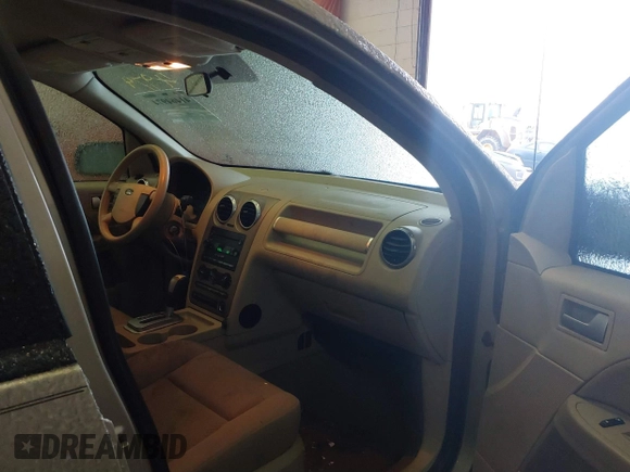 2005 Ford Freestyle SE with VIN 1FMZK04175GA18980, listed as a IAAI auction lot 41464974 with 165,137 mi miles. Bid and sale history available at carsss.com. Image 5.