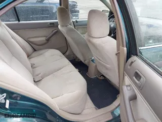 2001 Honda Civic LX with VIN 2HGES165X1H523369, listed as a IAAI auction lot 42050046 with 187,835 mi miles. Bid and sale history available at carsss.com. Image 8.