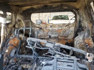 2022 Jeep Compass Sport z VIN 3C4NJDAB5NT221131, wystawiony jako Copart lot #43779025 z przebiegiem Nie podano mil oraz Nie do naprawy • Non repairable. Historia ofert i sprzedaży dostępna na DreamBid. Obrazek 10.