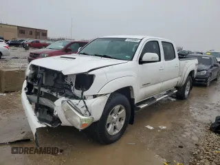 2015 Toyota Tacoma with VIN 5TFMU4FN8FX031075, listed as a Copart auction lot 47324365 with 109,929 mi miles and Salvage Title. Bid and sale history available at carsss.com. Image 1.