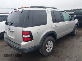 2007 Ford Explorer XLT with VIN 1FMEU63E27UB87065, listed as a IAAI auction lot 41572446 with 200,205 mi miles. Bid and sale history available at carsss.com. Image 4.