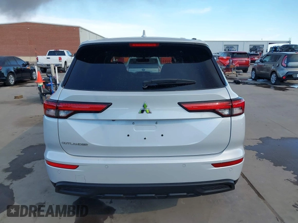 2024 Mitsubishi Outlander ES z VIN JA4J3UA85RZ004684, wystawiony jako IAAI lot #41289047 z przebiegiem 18 819 mil mil oraz . Historia ofert i sprzedaży dostępna na DreamBid. Obrazek 16.