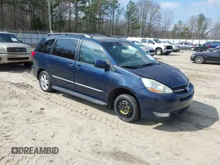 2004 Toyota Sienna XLE with VIN 5TDBA22C84S003370, listed as a IAAI auction lot 41538603 with 208,543 mi miles. Bid and sale history available at carsss.com. Image 1.