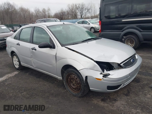 2007 Ford Focus S with VIN 1FAFP34N07W170563, listed as a IAAI auction lot 42001087 with 87,526 mi miles and . Bid and sale history available at carsss.com. Image 1.