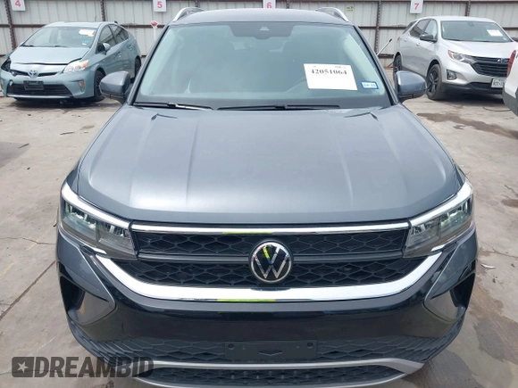 2022 Volkswagen Taos SE z VIN 3VVSX7B2XNM062037, wystawiony jako IAAI lot #42051064 z przebiegiem 30 149 mil mil oraz . Historia ofert i sprzedaży dostępna na DreamBid. Obrazek 13.