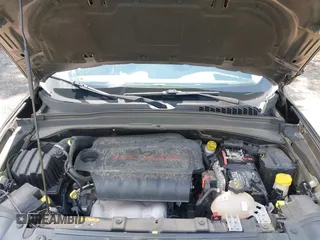 2017 Jeep Renegade Latitude z VIN ZACCJABB6HPG36670, wystawiony jako IAAI lot #42474479 z przebiegiem 154 536 mil mil oraz . Historia ofert i sprzedaży dostępna na DreamBid. Obrazek 10.