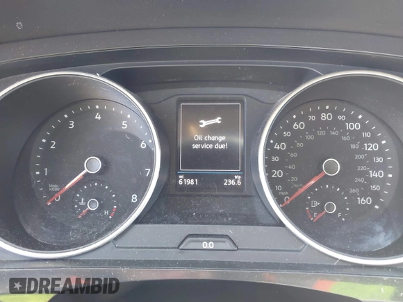 2019 Volkswagen Tiguan SE with VIN 3VV2B7AX8KM193166, listed as a IAAI auction lot 41957720 with 61,981 mi miles and . Bid and sale history available at DreamBid. Image 7.