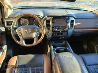 2017 Nissan Titan XD SL with VIN 1N6BA1F40HN561770, listed as a Copart auction lot 44038255 with 79,684 mi miles and Clean Title. Bid and sale history available at carsss.com. Image 9.