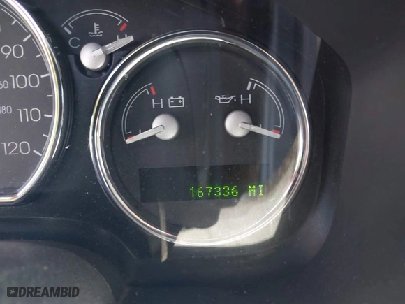 2006 Lincoln Mark LT with VIN 5LTPW18566FJ02358, listed as a IAAI auction lot 39649218 with 167,336 mi miles. Bid and sale history available at carsss.com. Image 7.