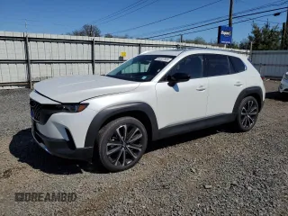 2024 Mazda CX-50 Premium Plus z VIN 7MMVABEY5RN243347, wystawiony jako Copart lot #53607655 z przebiegiem 3306 mil mil oraz Szkody całkowita. Historia ofert i sprzedaży dostępna na DreamBid. Obrazek 1.