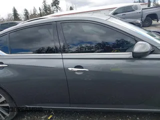 2019 Nissan Altima 2.5 Platinum with VIN 1N4BL4FW5KC194471, listed as a IAAI auction lot 41921471 with 28,313 mi miles. Bid and sale history available at carsss.com. Image 14.