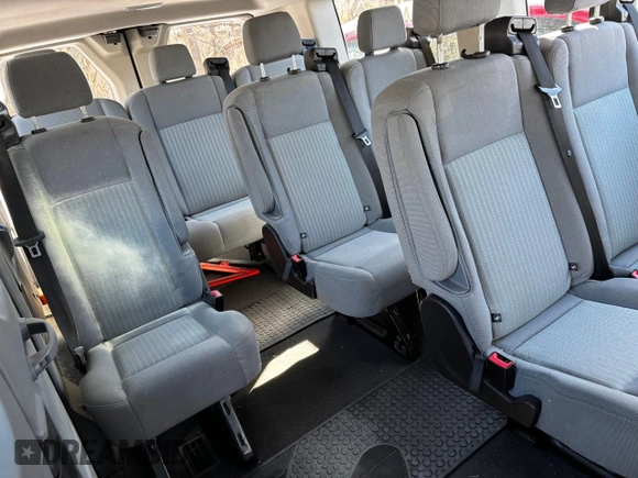 2016 Ford Transit XL z VIN 1FMZK1ZM1GKB38833, wystawiony jako Copart lot #45767975 z przebiegiem 203 400 mil mil oraz Czysty tytuł • Clean title. Historia ofert i sprzedaży dostępna na DreamBid. Obrazek 6.