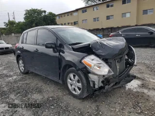 2008 Nissan Versa S z VIN 3N1BC13E58L447065, wystawiony jako Copart lot #52380355 z przebiegiem 151 681 mil mil oraz Szkoda całkowita • Salvage title. Historia ofert i sprzedaży dostępna na DreamBid. Obrazek 4.