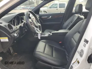 2014 Mercedes-Benz C 250 Sport z VIN WDDGF4HB7EG248082, wystawiony jako Copart lot #47351935 z przebiegiem 147 055 mil mil oraz Szkoda całkowita • Salvage title. Historia ofert i sprzedaży dostępna na DreamBid. Obrazek 7.