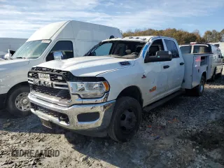 2019 Ram 3500 Tradesman with VIN 3C7WRSCL1KG551105, listed as a Copart auction lot 82125434 with 85,404 mi miles and Salvage Title. Bid and sale history available at carsss.com. Image 1.