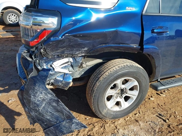 2020 Toyota 4Runner SR5 with VIN JTEBU5JR8L5777990, listed as a IAAI auction lot 41582185 with 37,862 mi miles. Bid and sale history available at carsss.com. Image 6.