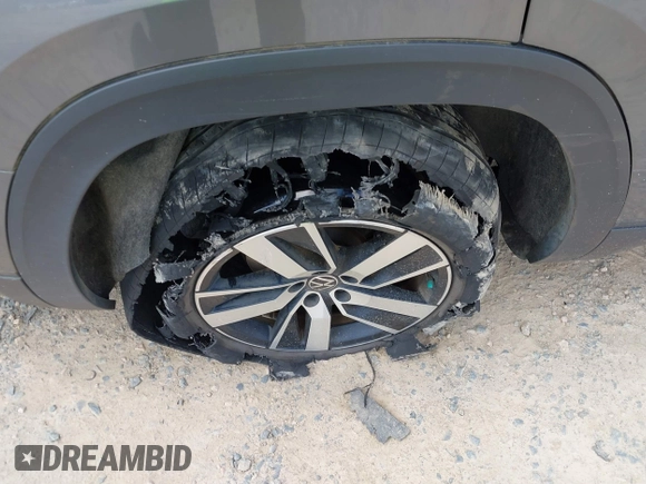 2021 Volkswagen Atlas SE with VIN 1V2DP2CA6MC500115, listed as a IAAI auction lot 42503213 with 49,898 mi miles and . Bid and sale history available at DreamBid. Image 20.