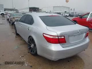 2008 Lexus LS 460 with VIN JTHBL46F085080285, listed as a IAAI auction lot 41086383 with 198,688 mi miles and . Bid and sale history available at carsss.com. Image 3.