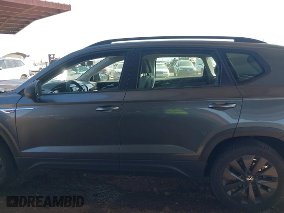 2024 Volkswagen Taos S z VIN 3VV5X7B24RM123644, wystawiony jako IAAI lot #42247698 z przebiegiem 8 097 mil mil oraz . Historia ofert i sprzedaży dostępna na DreamBid. Obrazek 14.