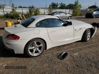 2016 BMW Z4 sDrive28i with VIN WBALL5C5XG5A20925, listed as a Copart auction lot 71274794 with 18,131 mi miles and Salvage Title. Bid and sale history available at carsss.com. Image 3.