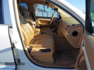 2005 Porsche Cayenne with VIN WP1AA29P85LA24175, listed as a IAAI auction lot 41301076 with 174,291 mi miles. Bid and sale history available at carsss.com. Image 5.