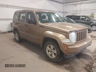 2012 Jeep Liberty Sport Latitude z VIN 1C4PJMAK8CW136560, wystawiony jako IAAI lot #42072571 z przebiegiem 205 178 mil mil oraz . Historia ofert i sprzedaży dostępna na DreamBid. Obrazek 1.