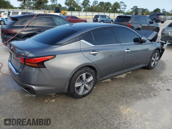 2020 Nissan Altima SV z VIN 1N4BL4DV5LC277765, wystawiony jako Copart lot #52359605 z przebiegiem 101 210 mil mil oraz Nie do naprawy • Non repairable. Historia ofert i sprzedaży dostępna na DreamBid. Obrazek 3.