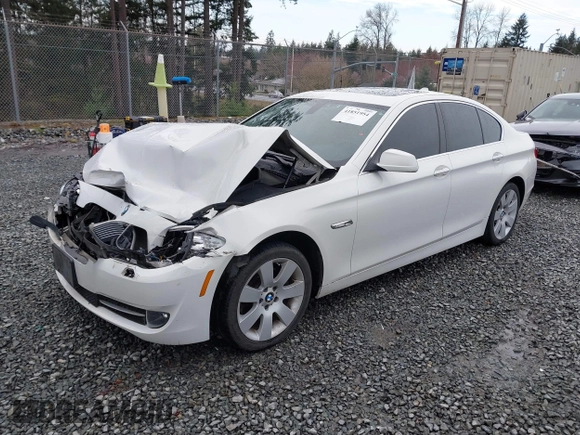 2013 BMW 5 Series 528i xDrive with VIN WBAXH5C54DDW13438, listed as a IAAI auction lot 41851954 with 122,653 mi miles. Bid and sale history available at carsss.com. Image 17.