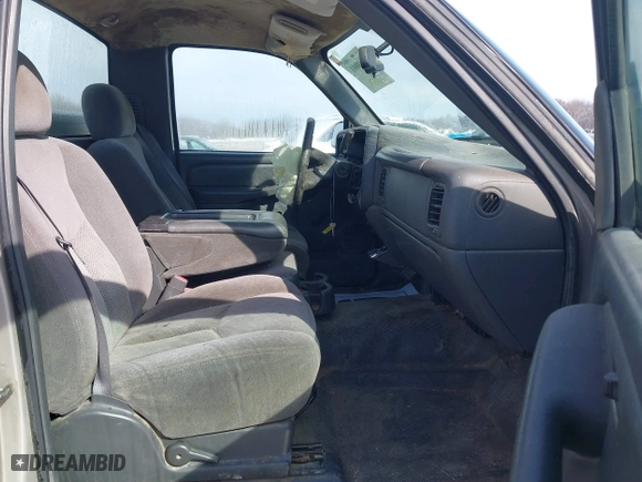 2006 Chevrolet Silverado 1500 Work Truck with VIN 3GCEC14X96G157606, listed as a IAAI auction lot 41608801 with 226,617 mi miles. Bid and sale history available at carsss.com. Image 5.
