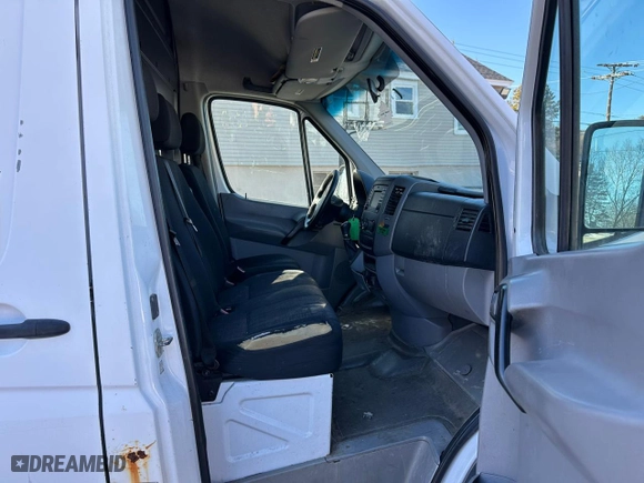 2015 Mercedes-Benz Sprinter Cargo Vans EXT with VIN WD3PE8DC3FP113003, listed as a Copart auction lot 44385355 with 114,108 mi miles and Clean Title. Bid and sale history available at carsss.com. Image 9.
