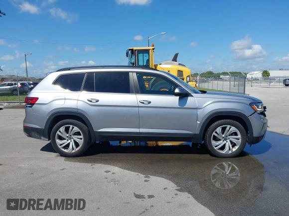 2022 Volkswagen Atlas SE with VIN 1V2WR2CA2NC542530, listed as a IAAI auction lot 41913358 with 37,977 mi miles and . Bid and sale history available at DreamBid. Image 13.