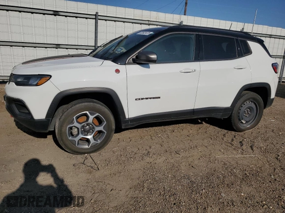 2022 Jeep Compass Trailhawk z VIN 3C4NJDDB5NT148841, wystawiony jako Copart lot #52532475 z przebiegiem 57 081 mil mil oraz Szkoda całkowita • Salvage title. Historia ofert i sprzedaży dostępna na DreamBid. Obrazek 1.