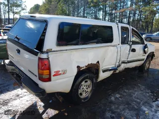 1999 Chevrolet Silverado 1500 LS with VIN 2GCEK19T9X1228693, listed as a IAAI auction lot 41317137 with 200,000 mi miles. Bid and sale history available at carsss.com. Image 4.