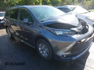 2025 Toyota Sienna XLE with VIN 5TDYSKFC1SS171804, listed as a IAAI auction lot 42506566 with 6,829 mi miles and . Bid and sale history available at DreamBid. Image 1.