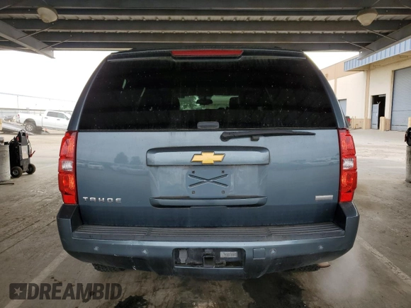 2010 Chevrolet Tahoe LT z VIN 1GNUKBE09AR257856, wystawiony jako Copart lot #55320645 z przebiegiem 225 943 mil mil oraz Czysty tytuł • Clean title. Historia ofert i sprzedaży dostępna na DreamBid. Obrazek 6.