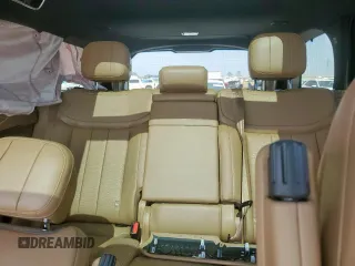 2024 Land Rover Range Rover SE z VIN SALKPBFUXRA200006, wystawiony jako Copart lot #56496285 z przebiegiem 29 459 mil mil oraz Szkoda całkowita • Salvage title. Historia ofert i sprzedaży dostępna na DreamBid. Obrazek 10.