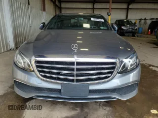 2017 Mercedes-Benz E 300 Luxury z VIN WDDZF4KB9HA187861, wystawiony jako Copart lot #66560525 z przebiegiem Nie podano mil oraz Szkoda całkowita • Salvage title. Historia ofert i sprzedaży dostępna na DreamBid. Obrazek 5.