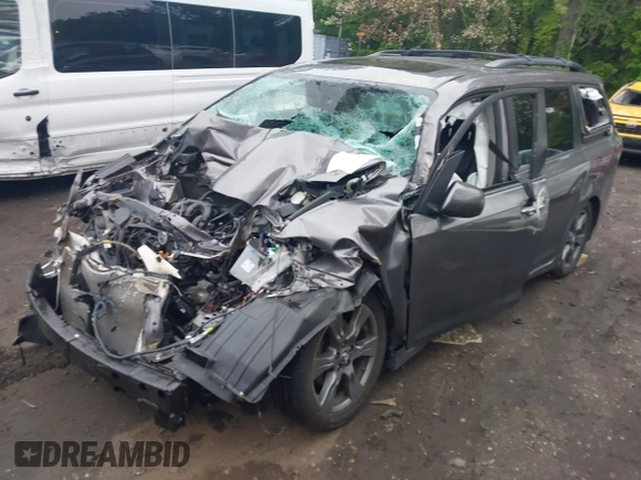 2019 Toyota Sienna SE with VIN 5TDXZ3DC4KS014221, listed as a IAAI auction lot 42275498 with 32,381 mi miles and . Bid and sale history available at DreamBid. Image 17.