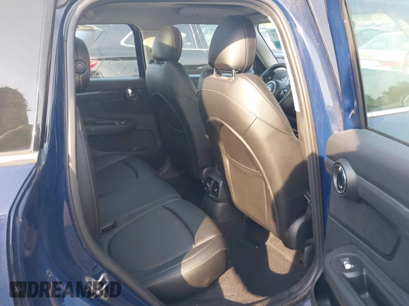 2018 MINI Countryman Cooper S z VIN WMZYT5C3XJ3E60444, wystawiony jako IAAI lot #42422793 z przebiegiem 96 722 mil mil oraz . Historia ofert i sprzedaży dostępna na DreamBid. Obrazek 8.