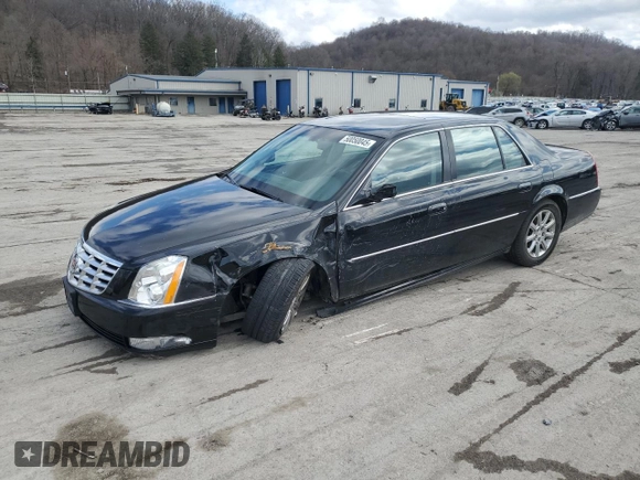 2008 Cadillac DTS 1SD z VIN 1G6KD57Y68U203116, wystawiony jako Copart lot #50050045 z przebiegiem 81 777 mil mil oraz Szkoda całkowita • Salvage title. Historia ofert i sprzedaży dostępna na DreamBid. Obrazek 1.