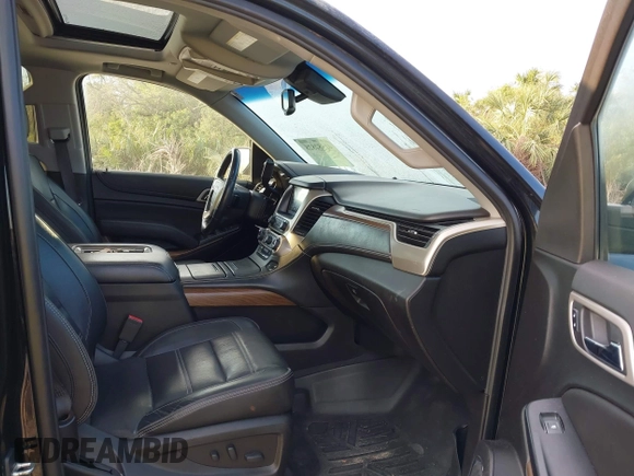 2019 GMC Yukon XL Denali with VIN 1GKS2HKJ2KR226275, listed as a IAAI auction lot 41552828 with 82,069 mi miles. Bid and sale history available at carsss.com. Image 5.