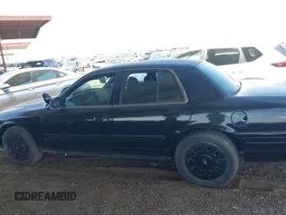 2010 Ford Police Interceptor z VIN 2FABP7BVXAX132102, wystawiony jako IAAI lot #42655141 z przebiegiem 117 021 mil mil oraz . Historia ofert i sprzedaży dostępna na DreamBid. Obrazek 14.