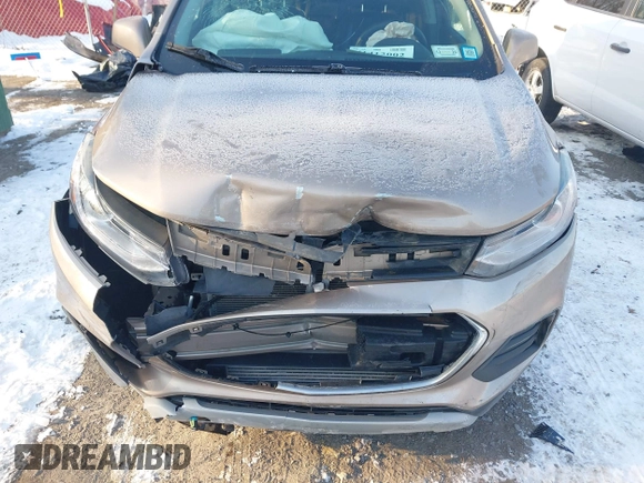 2018 Chevrolet Trax LT with VIN 3GNCJPSB1JL204447, listed as a IAAI auction lot 41412002 with 130,654 mi miles. Bid and sale history available at carsss.com. Image 6.