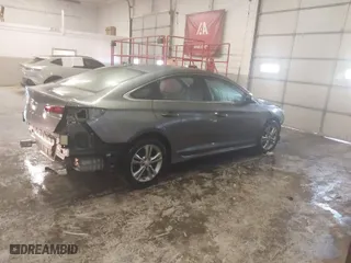 2019 Hyundai Sonata Sport with VIN 5NPE34AF6KH816918, listed as a IAAI auction lot 41451876 with 58,952 mi miles. Bid and sale history available at carsss.com. Image 4.