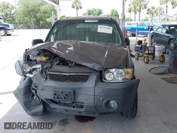 2005 Ford Escape Hybrid with VIN 1FMCU95HX5KD54412, listed as a IAAI auction lot 42115468 with 151,922 mi miles and . Bid and sale history available at DreamBid. Image 12.