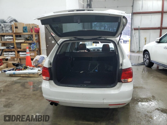 2010 Volkswagen Jetta SE with VIN 3VWTX7AJ8AM685028, listed as a Copart auction lot 83465474 with 99,943 mi miles and Salvage title. Bid and sale history available at DreamBid. Image 6.