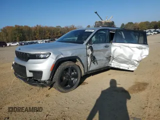 2023 Jeep Grand Cherokee Altitude z VIN 1C4RJJAGXP8794569, wystawiony jako Copart lot #83063734 z przebiegiem Nie podano mil oraz Szkoda całkowita • Salvage title. Historia ofert i sprzedaży dostępna na DreamBid. Obrazek 1.